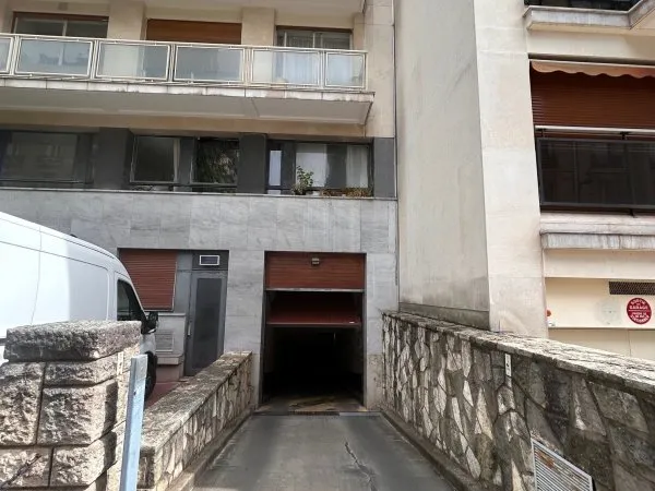 Loue parking