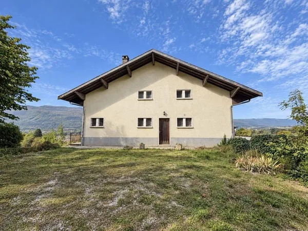 Maison 10 pièces 104 m²