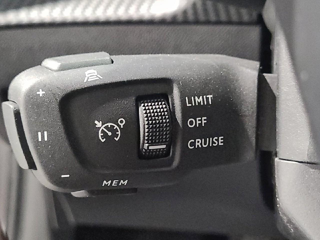 Peugeot 208 puretech 100 s&s bvm6 allure pack — photo 22