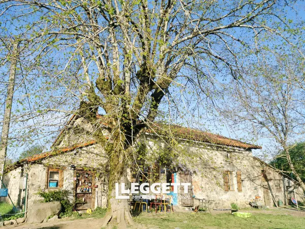 Maison 7 pièce(s), LESTERPS