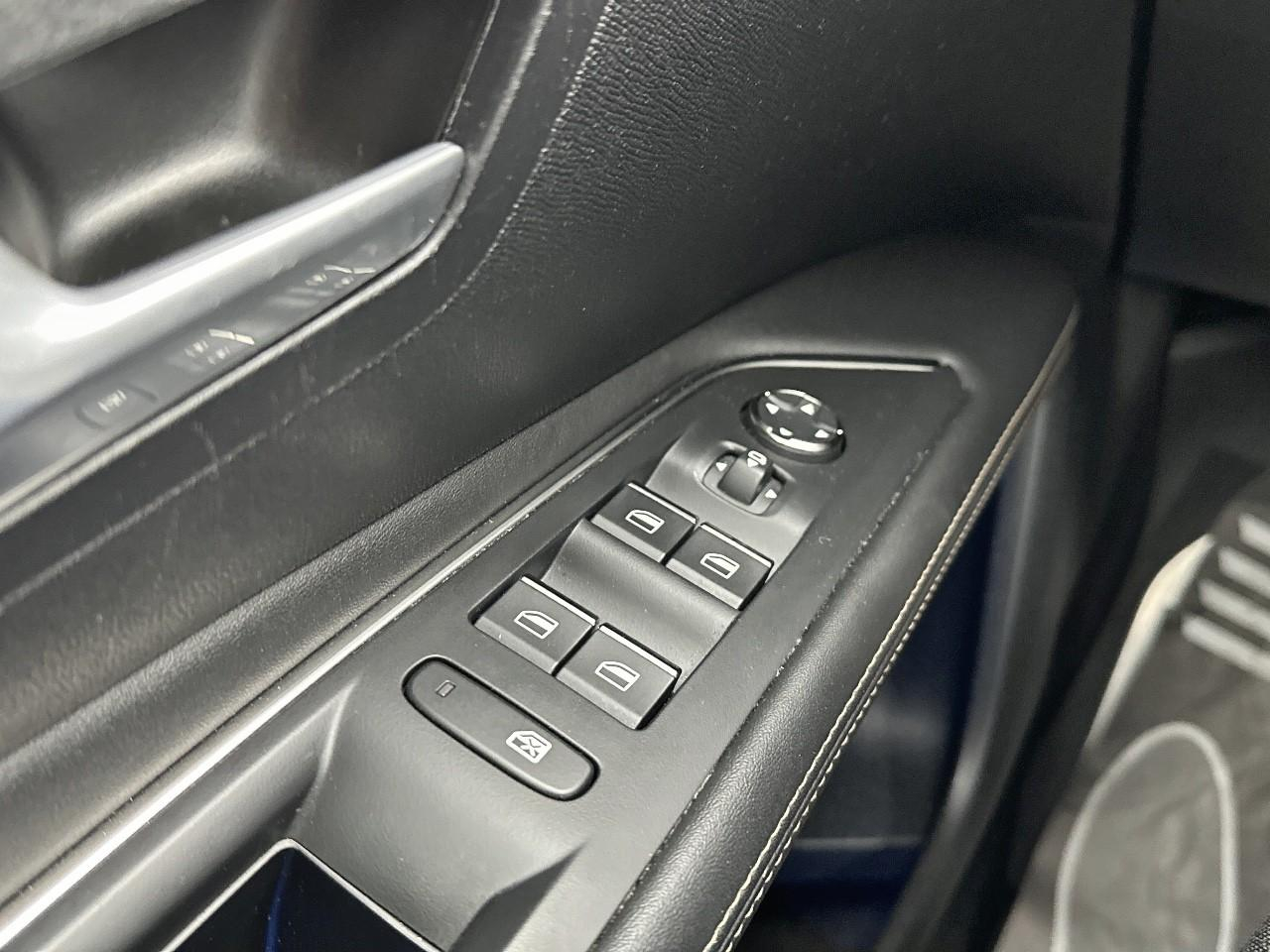 Peugeot 3008 hybrid 225 e-eat8 gt — photo 16