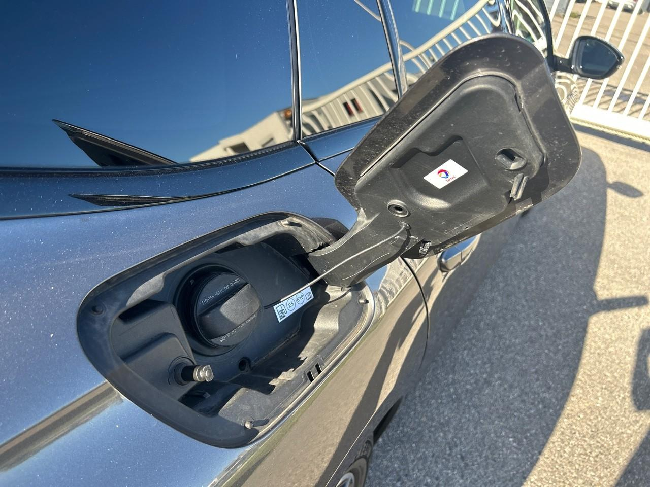 Peugeot 508 sw hybrid 225ch allure e-eat8 — photo 14