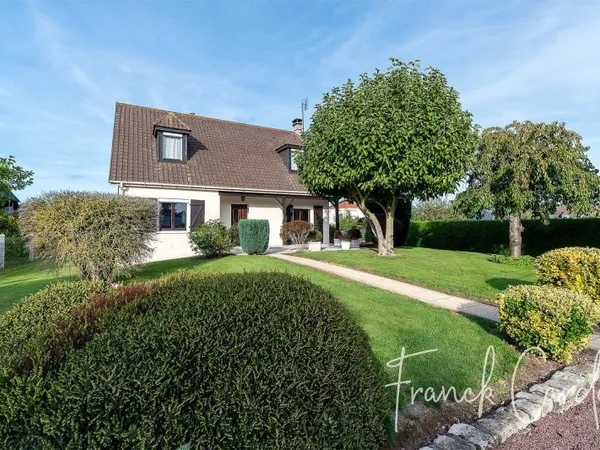 LUNERAY - Pavillon traditionnel avec jardin paysagé et magnif