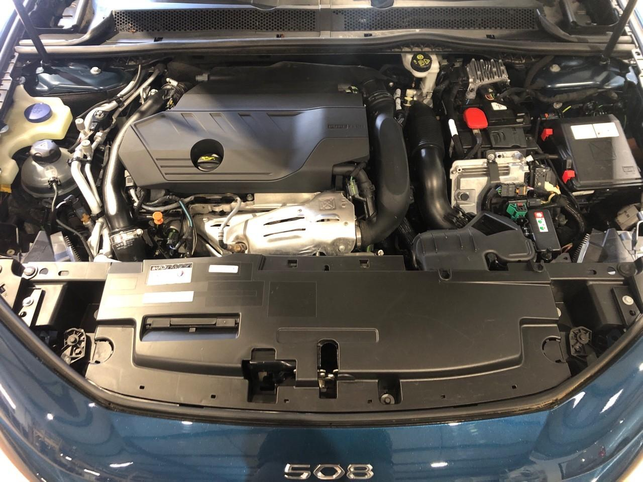 Peugeot 508 hybrid 225 e-eat8 gt — photo 14