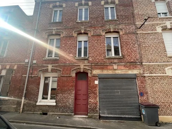 Projet clé en main pour investisseur : 6 T2 de 30 m², toiture neuve, permis accordé, CCTP disponible