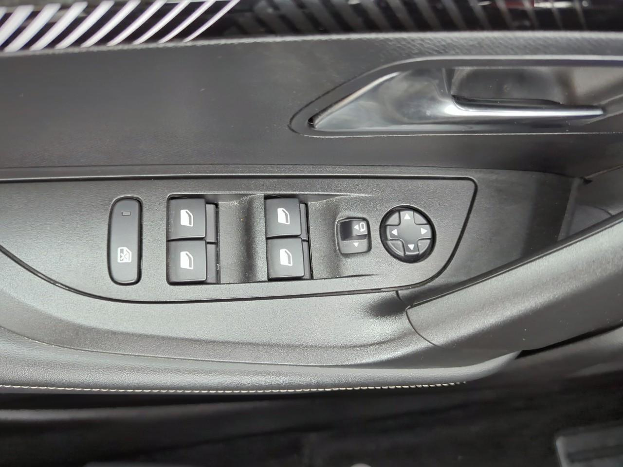 Peugeot 2008 puretech 100 s&s bvm6 allure — photo 21