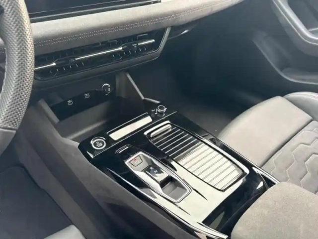 Audi A6 avant e-tron e-tron performance 367ch s line — photo 28