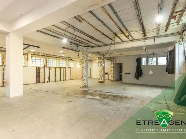 Local commercial 165 m²