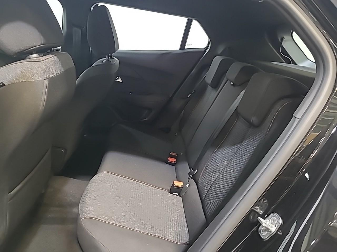 Peugeot 2008 hybrid 136 e-dcs6 style — photo 13