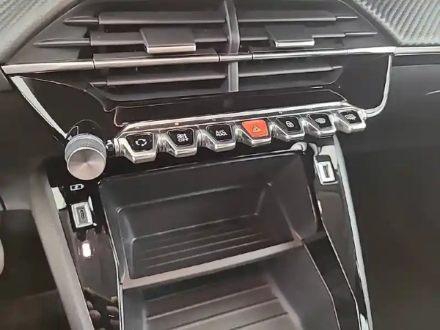Peugeot 208 puretech 75 s&amp;s bvm5 — photo 21