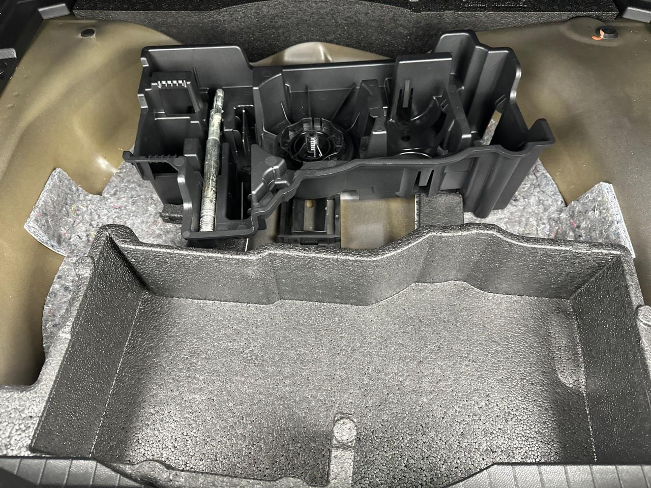 Peugeot 2008 puretech 130 s&s eat8 allure pack — photo 32