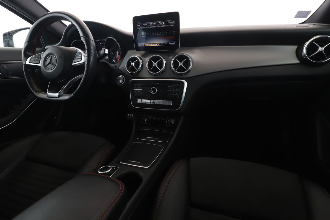 Mercedes-Benz GLA 220 d Fascination 7G-DCT — photo 12