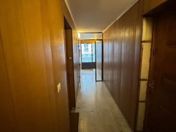 Local professionnel 120 m²