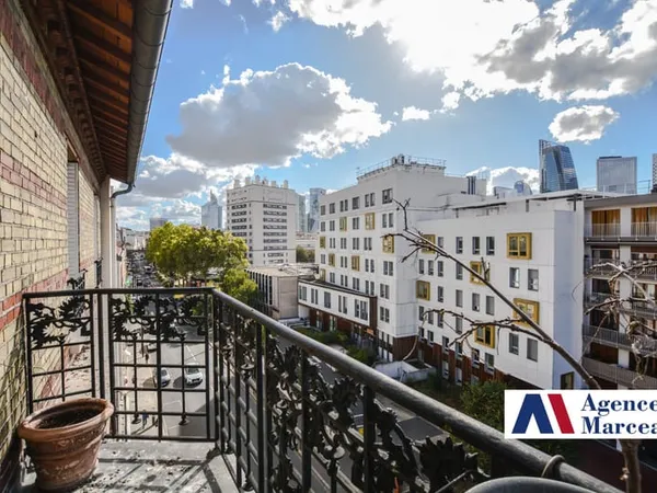 3 pièces de 45m2 avec balcon au dernier étage à Courbevoie M