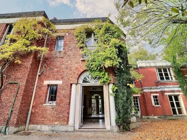 Maison 11 pièces 351 m²