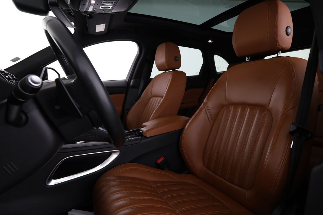 Jaguar F-Pace 2.0 d Prestige 4x4 BVA — photo 9