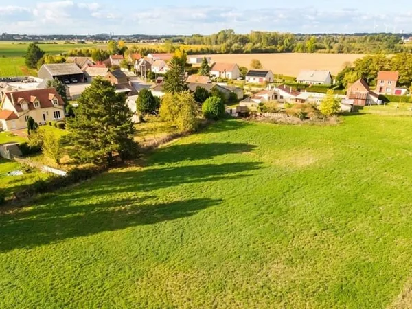 Terrain 7621 m²