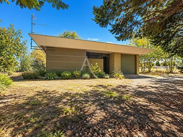 Bureau 105 m²