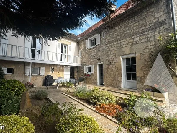Propriété 8 pièces 244 m²