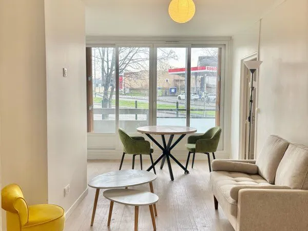 Chambre meublée en colocation