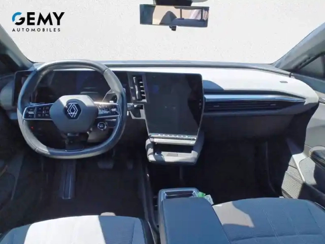 Renault Megane e-tech ev60 220 ch super charge — photo 23