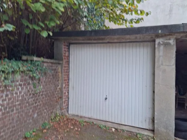 Garage à louer - 12m² - proche gare