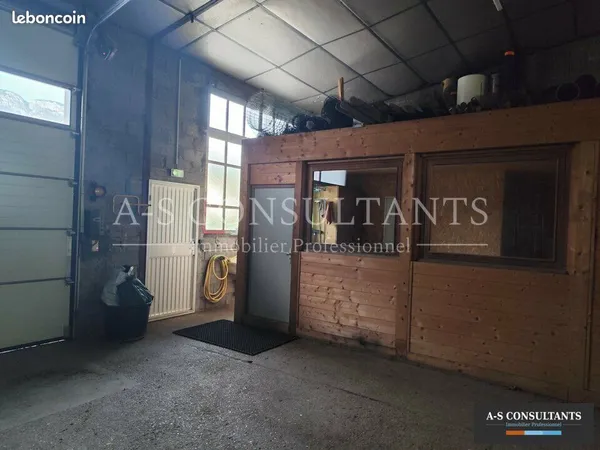 ENTREPOT - LOGISTIQUE 115 m² DOUSSARD