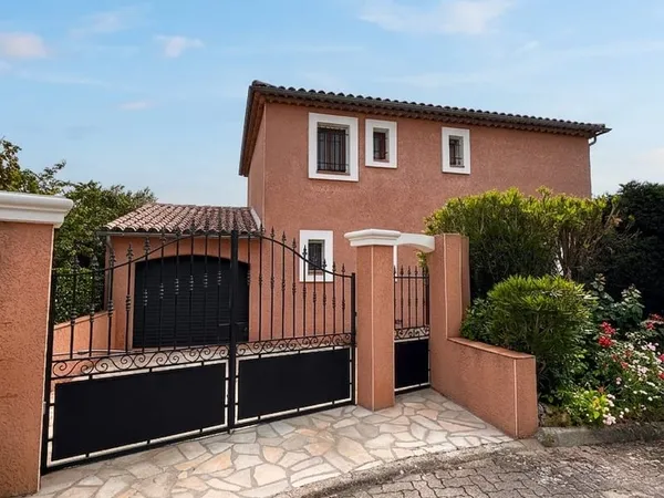 VIDAUBAN, Villa type 5 pièces, avec PISCINE, GARAGE et CAVE