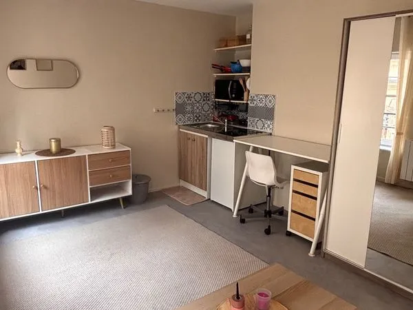 Studio meublé lumineux proche J JAURES