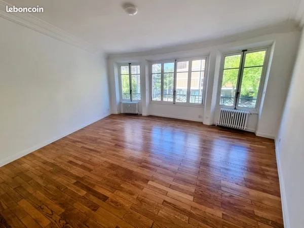 Grand T3 de 100.5 m2 rénové -lumineux -sans travaux -Bd Gambetta DPE C