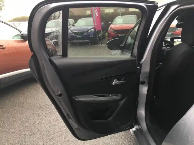 Peugeot 208 hybrid 145 e-dcs6 — photo 63