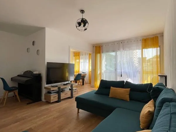 Dernier étage plein sud - 77 m² rénové + garage