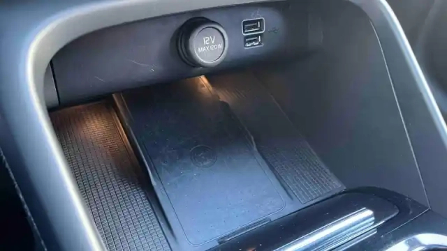 Volvo Xc40 t5 recharge 180+82 ch dct7 — photo 88
