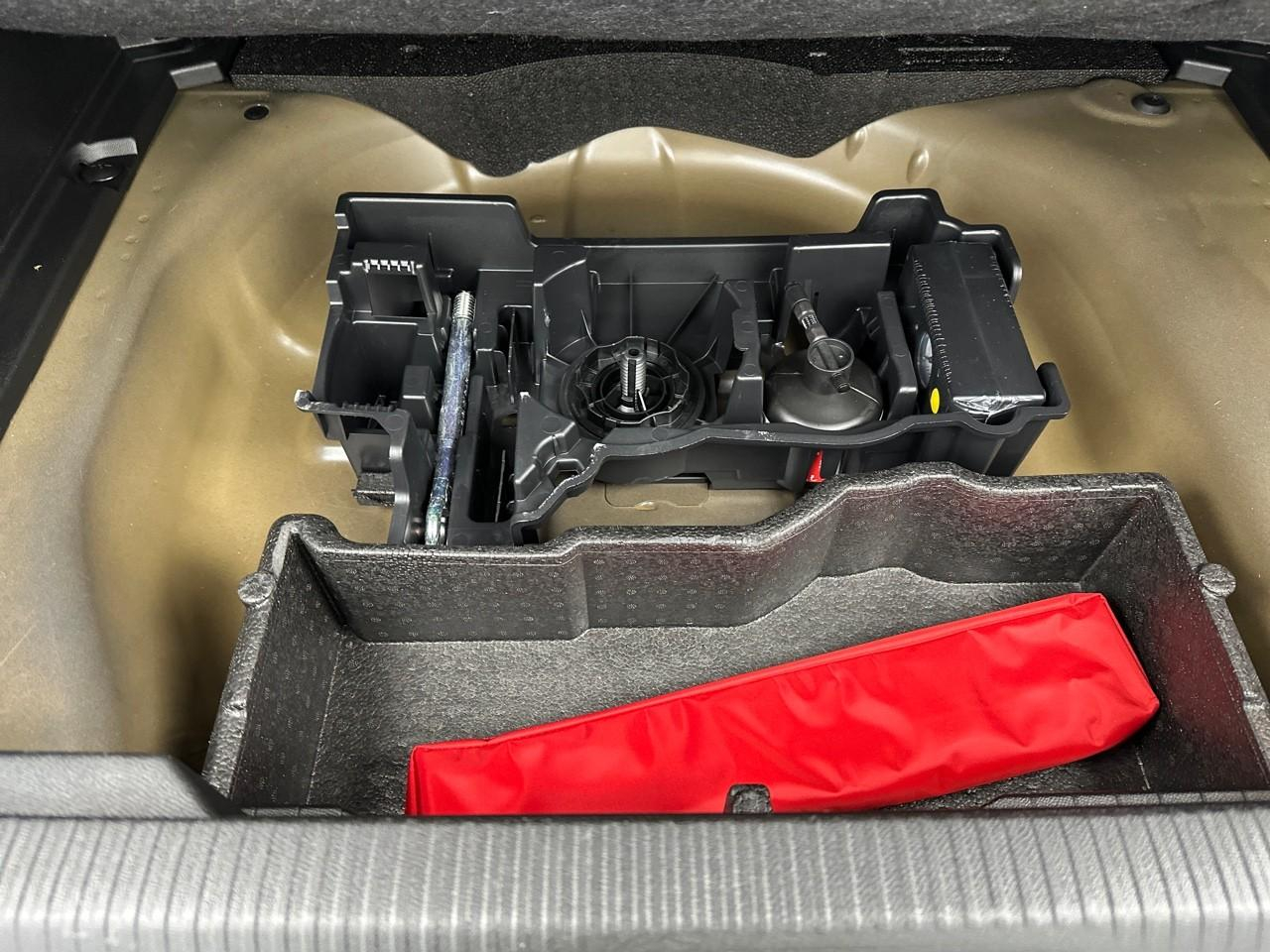 Peugeot 2008 puretech 100 s&s bvm6 allure — photo 35
