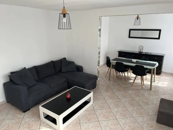 Appartement 5 pièces 12 m²