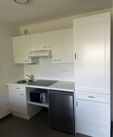 Studio meublé avec 1 place de parking et balcon