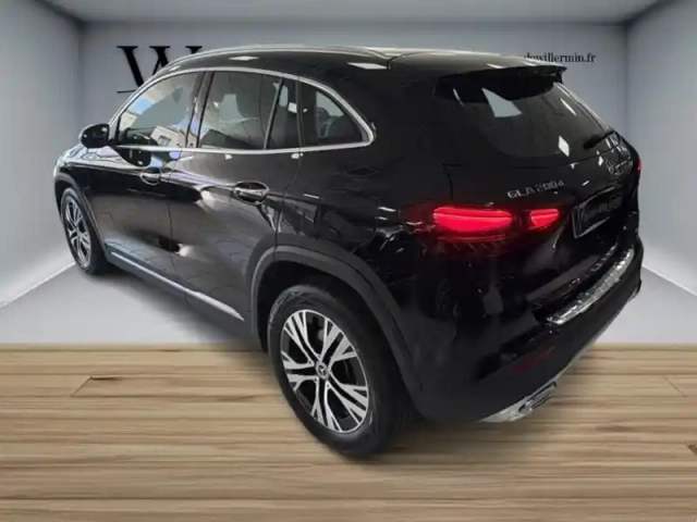 Mercedes Gla 200 d business line — photo 3