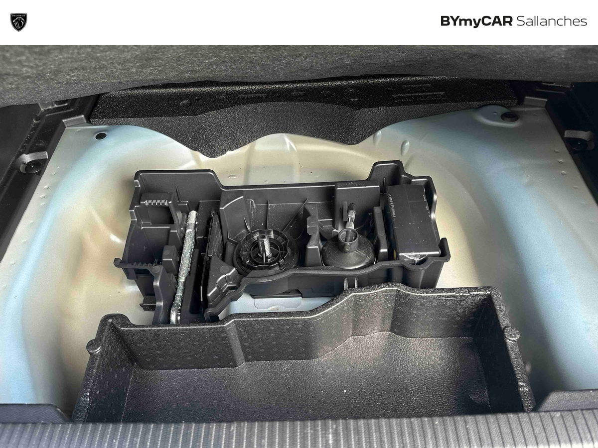 Peugeot 2008 PureTech 130 S&amp;S EAT8 — photo 25