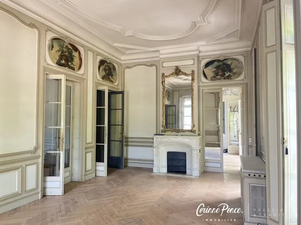 NIMES PRESTIGE EN EXCLUSIVITE FACE AUX QUAIS DE LA FONTAINE