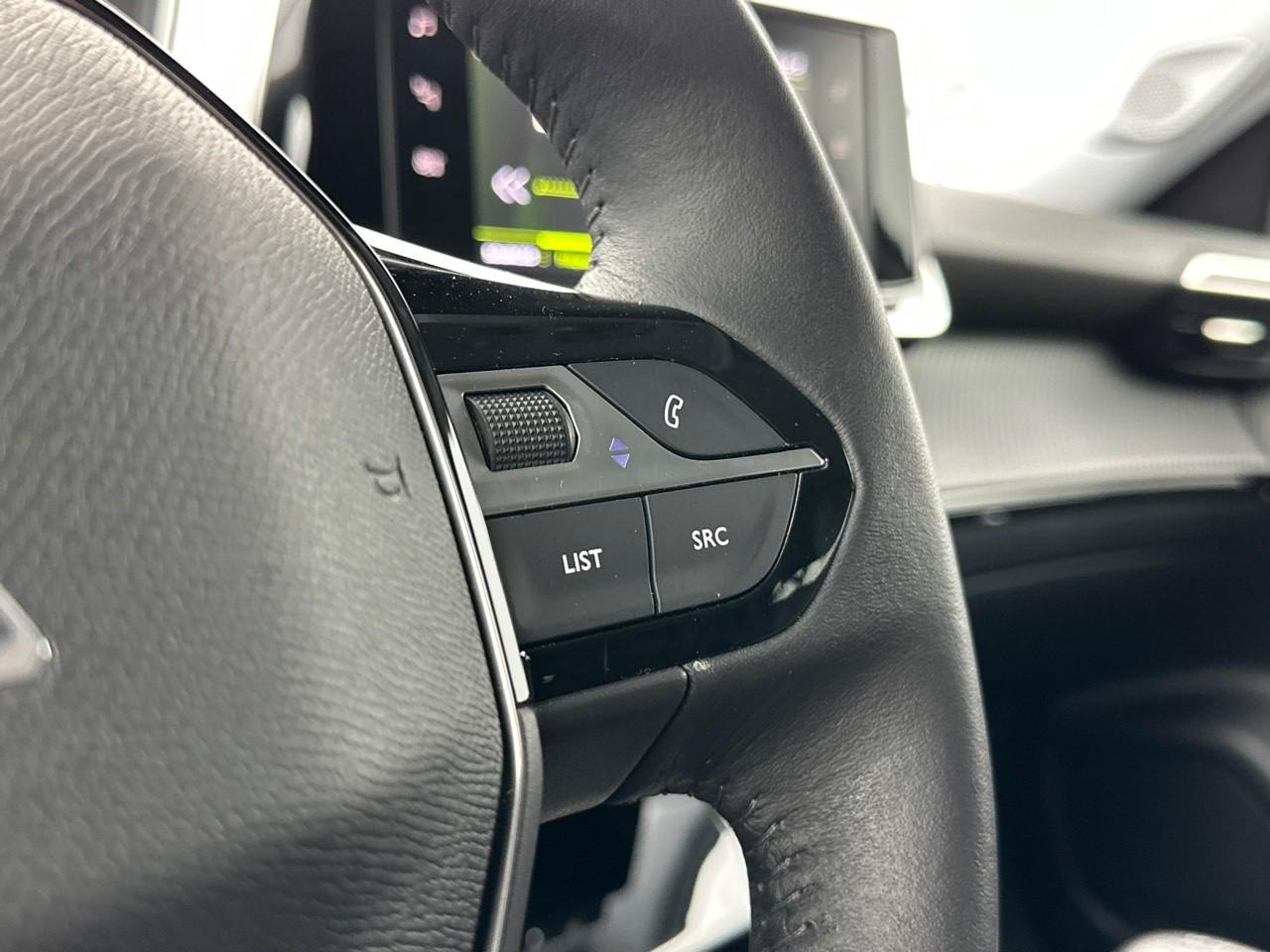 Peugeot 2008 puretech 130 s&s bvm6 allure pack — photo 18