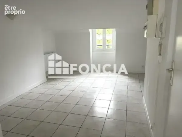 Vente - Appartement - 2 pièces + cuisine - 28 m² - 76 000 € -