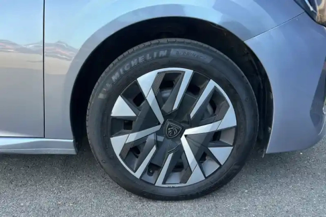 Peugeot 208 100 s&amp;s bvm6 — photo 28