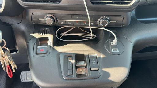 Citroen Berlingo Fourgon XL 1.5 BlueHDi 130 EAT8 - Van – 2025 – 27389 km – Diesel – Boîte Automatique — photo 25