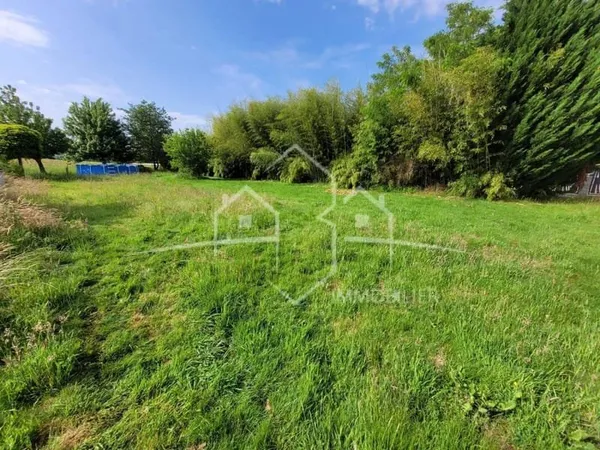 Terrain constructible 827 m²