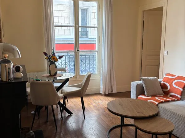 2 Pièces meublé 36,5m2 PARIS 10e