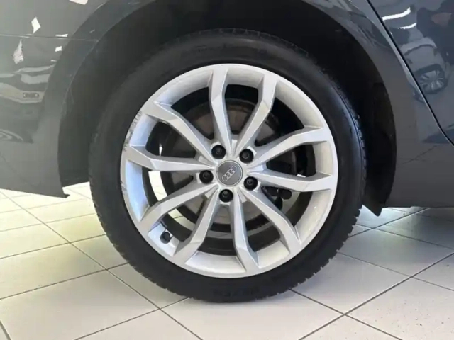Audi A4 40 tdi basis — photo 13