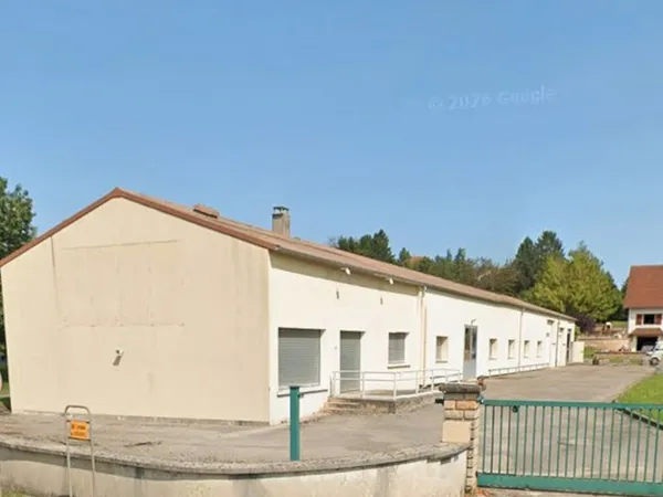 Entrepot + bureau renove