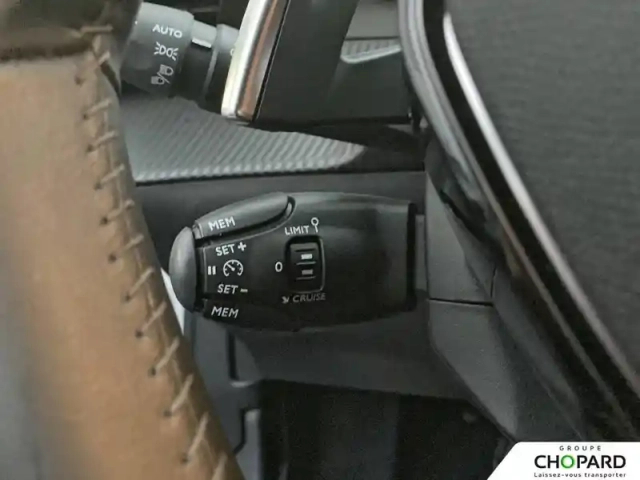 Peugeot 2008 hybrid 136 e-dcs6 — photo 14