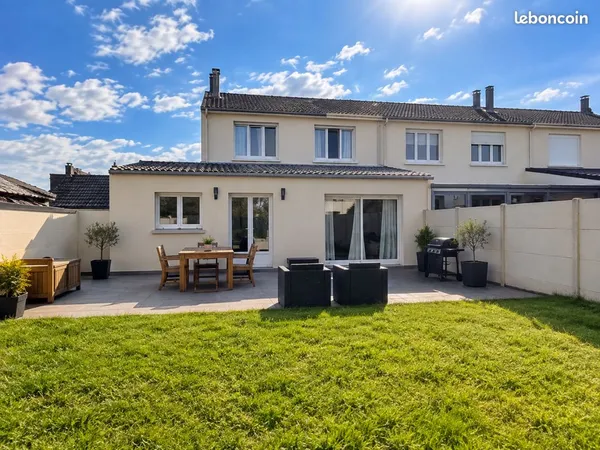 MAISON 100 m² - 3 CHAMBRES - JARDIN 400 m² - VENDUE LOU