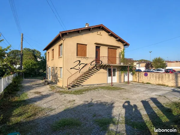 Maison 6 pièces 220 m²